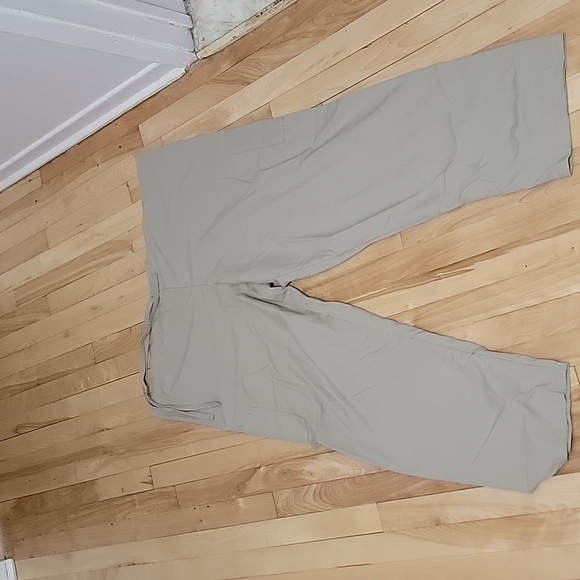 Genny's bright scrub set. 3xl - Picture 4 of 5